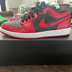 Air Jordan 1 Low Reverse Bred. Size 11
